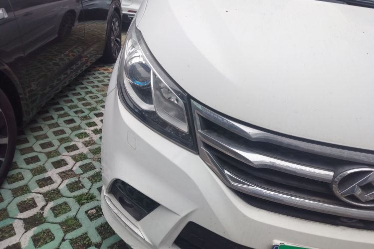 上汽大通MAXUS 大通G10 2018款 PLUS 2.0T 自动豪华行政版车身外观8