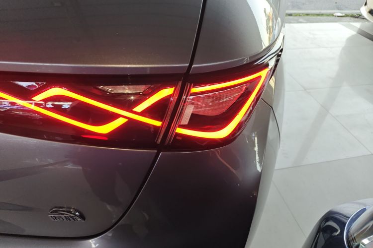 比亚迪 海豚 2023款 420km 时尚版车身外观9