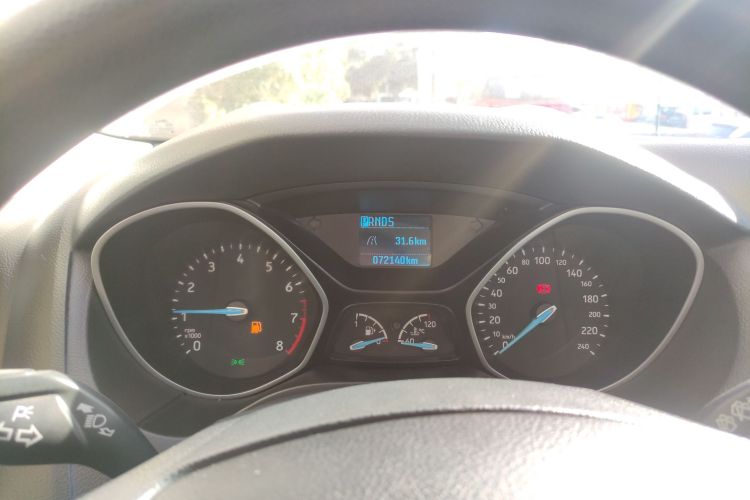 福特 福克斯 2017款 两厢 1.6L 自动舒适型智行版中控内饰14