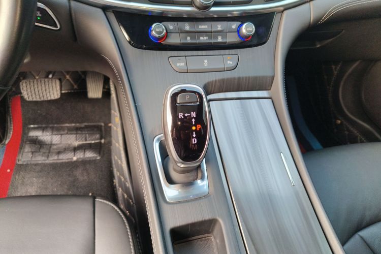 别克 君越 2022款 652T 豪华型局部细节18