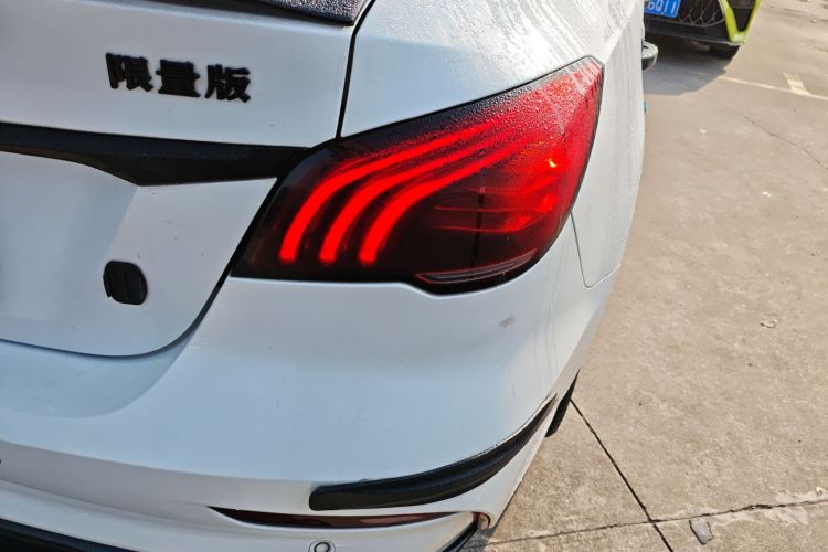 名爵 MG6 2021款 Pro 1.5T 自动Trophy豪华版车身外观9