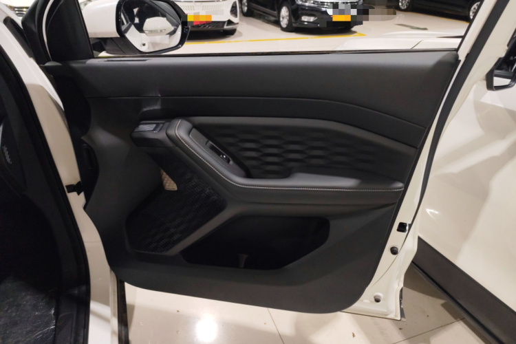 五菱汽车 五菱星云 2023款 2.0L DHT 旗舰版中控内饰7005