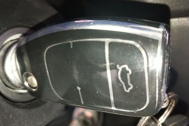 福特 福克斯 2013款 两厢经典 1.8L 手动基本型中控内饰11