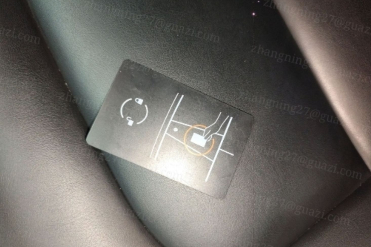 特斯拉 Model Y 2021款 Performance高性能全轮驱动版中控内饰7001