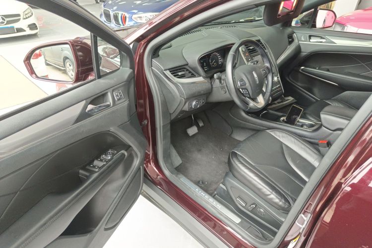 林肯MKC 2019款 2.0T 两驱尊享版 国VI中控内饰7003