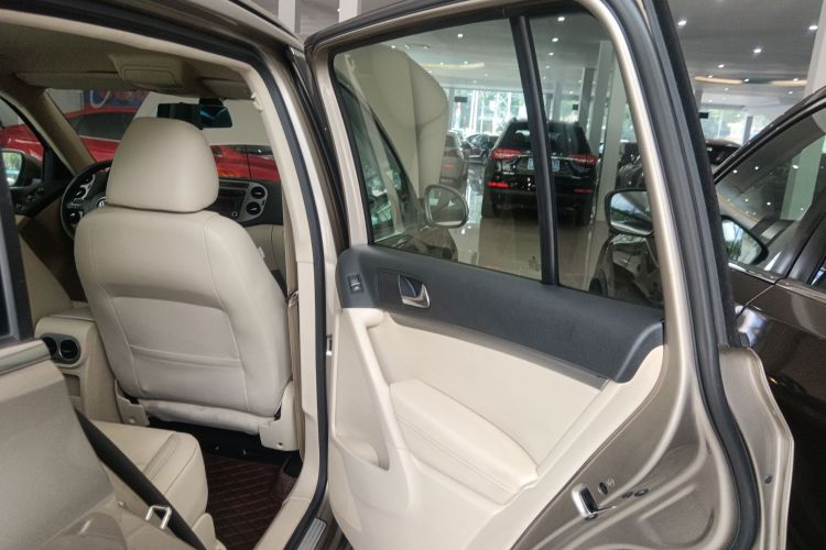 大众 途观 2015款 1.8TSI 自动两驱舒适版中控内饰7006