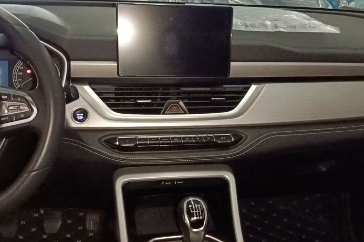 吉利汽车 远景X6 2020款 1.4T 手动尊贵型局部细节16