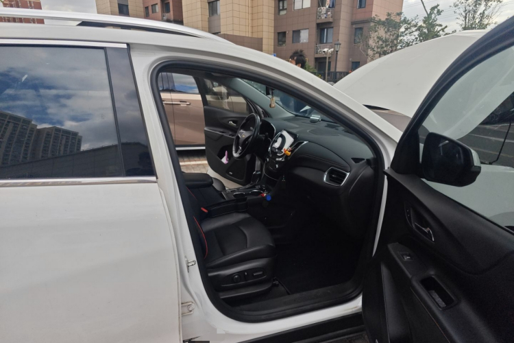 雪佛兰 探界者 2018款 550T 自动四驱捍界版局部细节9005