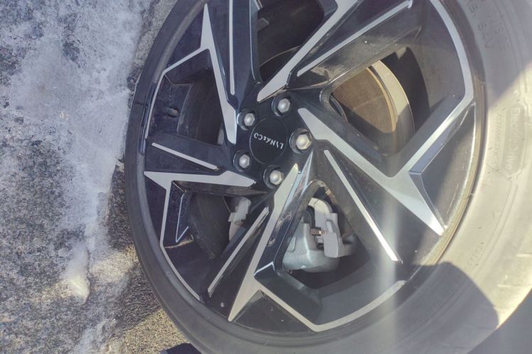 领克07 2024款 EM-P 126长续航 Halo车身外观10