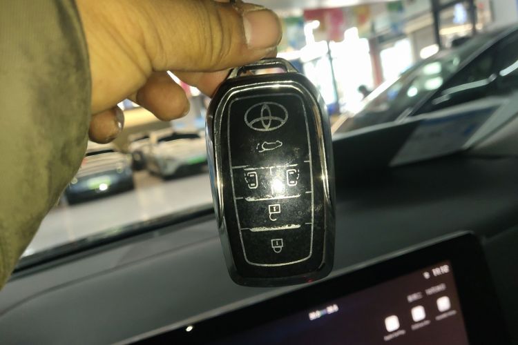 丰田 格瑞维亚 2024款 2.5L混动 舒适版中控内饰11