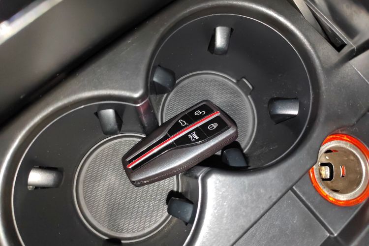 红旗HS5 2022款 改款 2.0T 智联旗享版中控内饰11