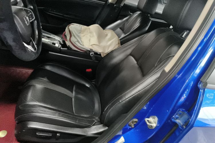 本田 思域 2019款 220TURBO CVT劲擎版 国VI局部细节19