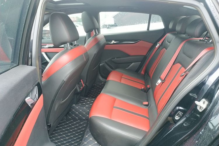 东风风神 奕炫 2021款 230T 自动追影骑士版中控内饰7004