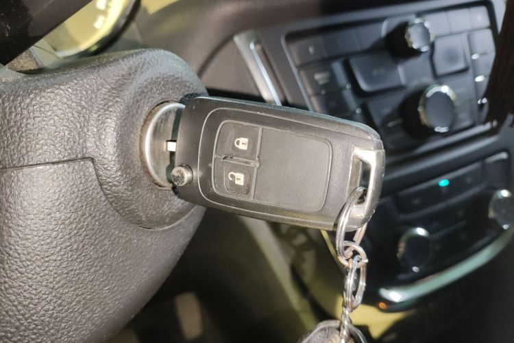 别克 昂科拉 2015款 1.4T 自动两驱都市精英型中控内饰7001