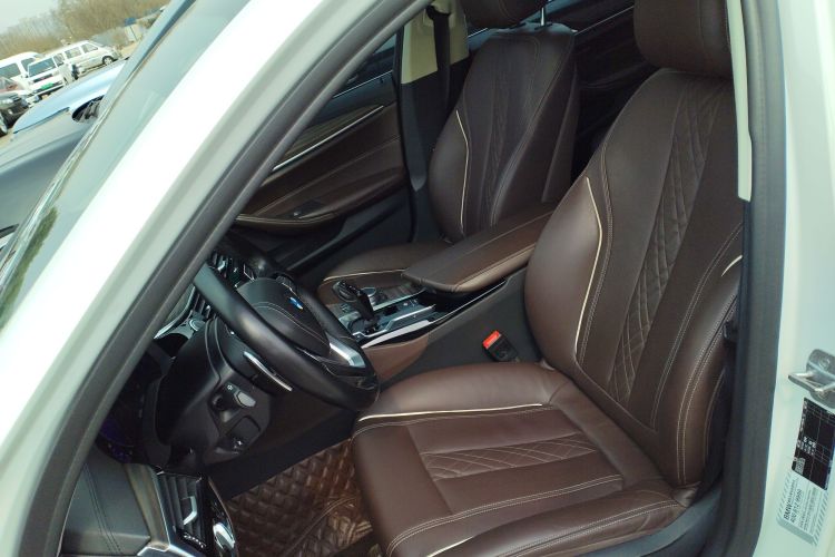 宝马5系 2019款 530Li 领先型 豪华套装局部细节19