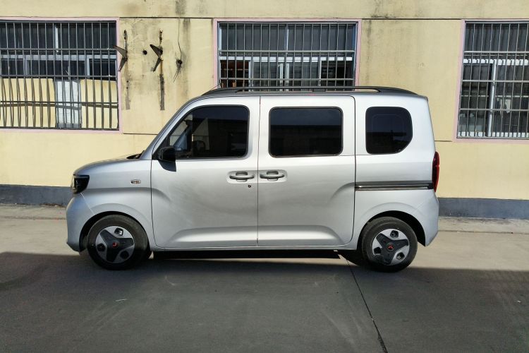 五菱汽车 五菱之光新能源 2025款 201km 舒适型车身外观6003