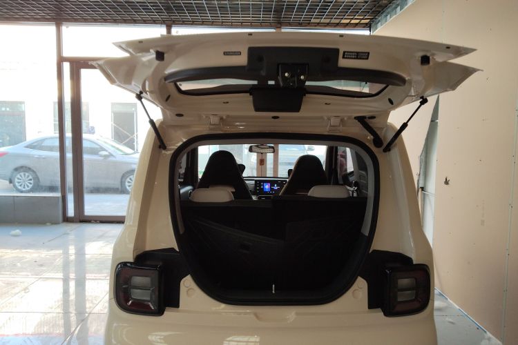 吉利银河 熊猫 2025款 210km 元气熊机舱底盘23