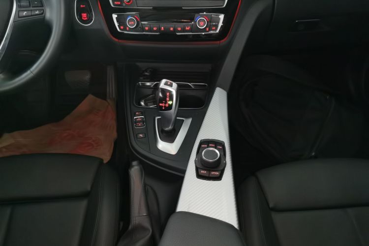 宝马3系 2018款 320Li 时尚型局部细节18