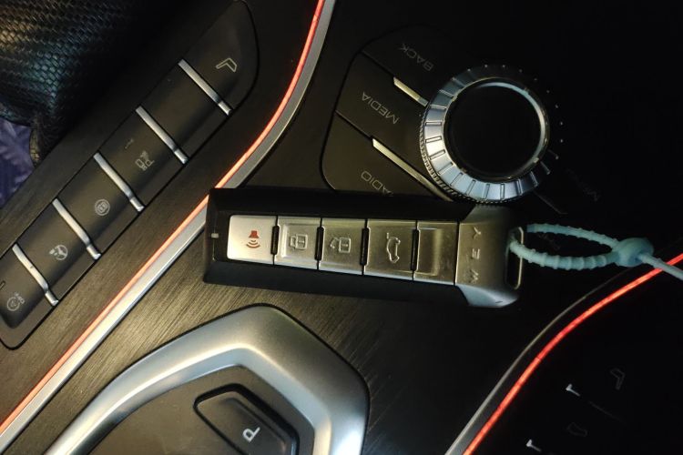 魏牌 VV7 2019款 升级款 2.0T 旗舰型 国VI中控内饰11