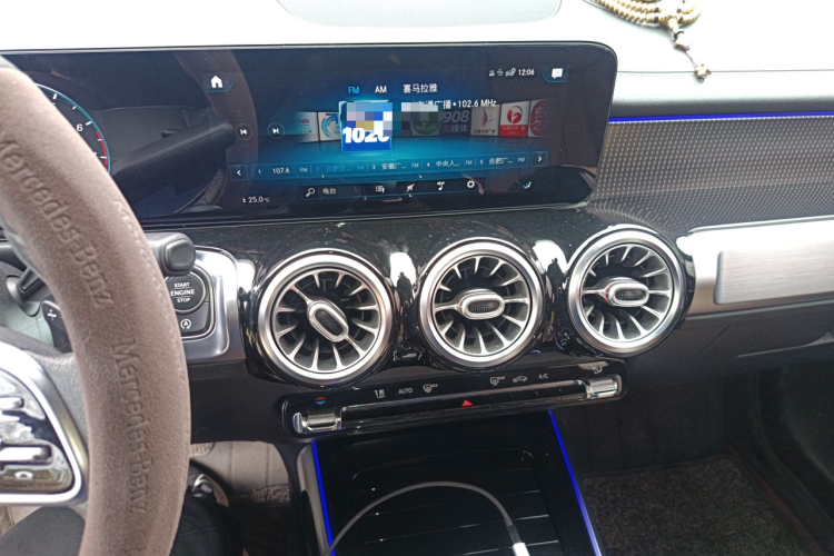 奔驰GLB 2021款 GLB 200 动感型中控内饰16