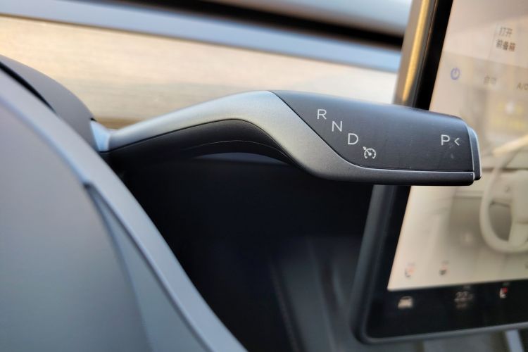 特斯拉 Model Y 2021款 标准续航后驱版中控内饰18