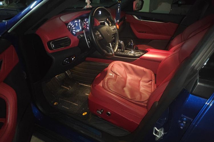 玛莎拉蒂 Levante 2022款 2.0T GT锋芒版中控内饰20