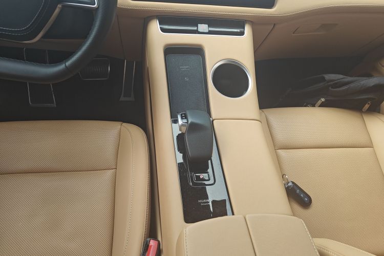 鸿蒙智行 问界M5 2022款 增程四驱性能版中控内饰18