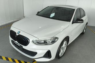 宝马1系 2022款 120i M运动曜夜版