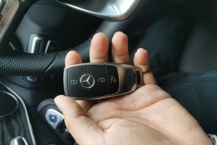 奔驰C级 2021款 C 200 L 时尚型运动版中控内饰11