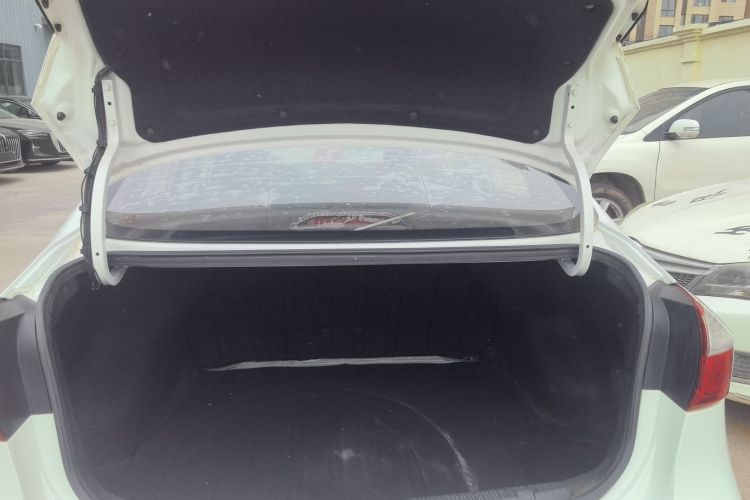 起亚K3 2016款 1.6L 手动GLS机舱底盘23