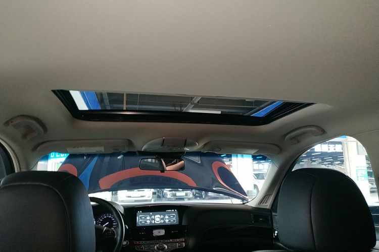 英菲尼迪Q70 2017款 Q70L 2.5L 精英版局部细节22