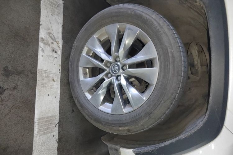 丰田 威兰达 2021款 2.0L CVT两驱豪华版车身外观10