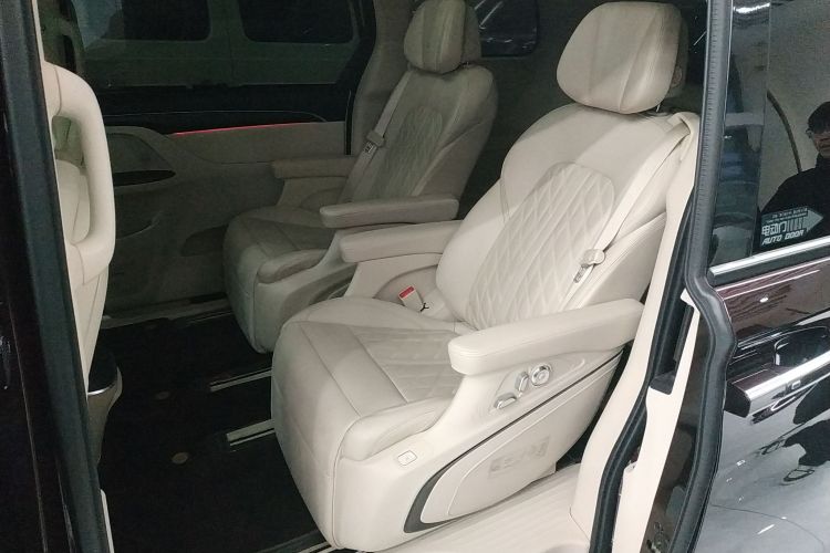 别克GL8 2021款 Avenir艾维亚 七座亲礼版中控内饰21