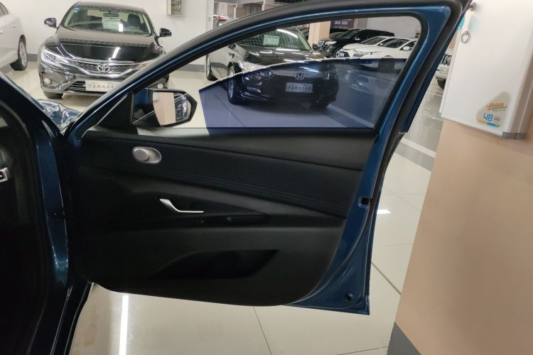 现代 伊兰特 2022款 1.5L CVT GLX精英版中控内饰7005