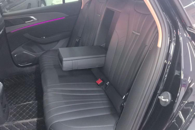 红旗H5 2024款 2.0T 自动智联旗畅版中控内饰21