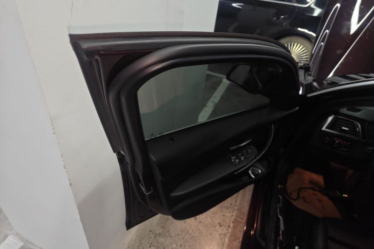 宝马3系 2018款 318Li中控内饰7007