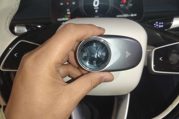 哪吒汽车 哪吒GT 2023款 560中控内饰7001