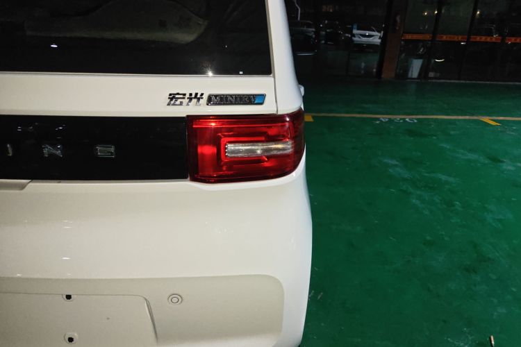 五菱汽车 宏光MINIEV 2022款 轻松款 磷酸铁锂车身外观6001