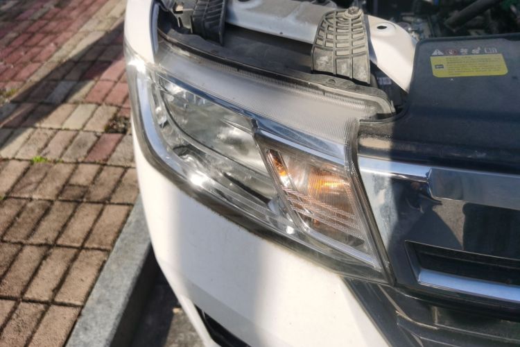 五菱汽车 五菱征途 2021款 1.5L开拓型LAR车身外观8