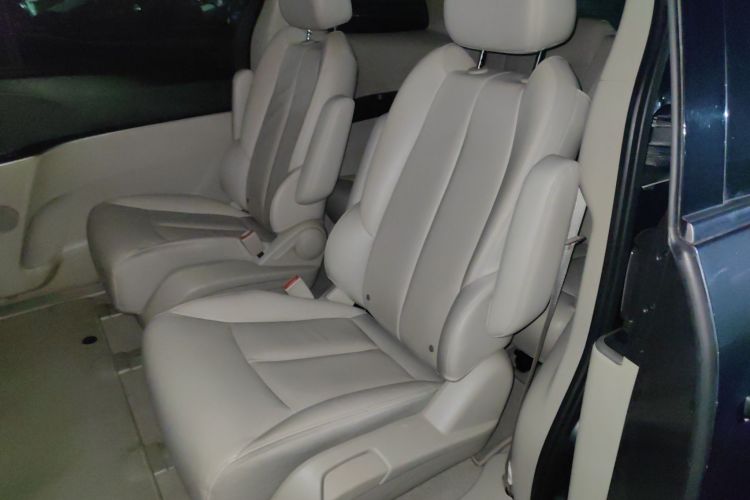 别克GL8 2018款 28T 豪华型 国VI中控内饰7004