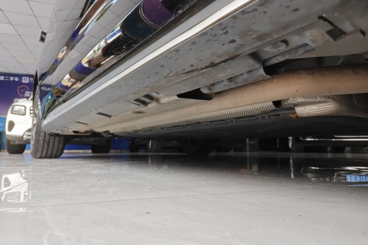 比亚迪 海豹 2023款 DM-i 1.5T 121km 尊荣型机舱底盘29