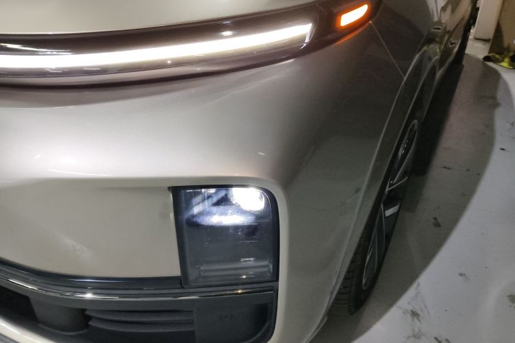 理想汽车 理想L9 2022款 Max局部细节36