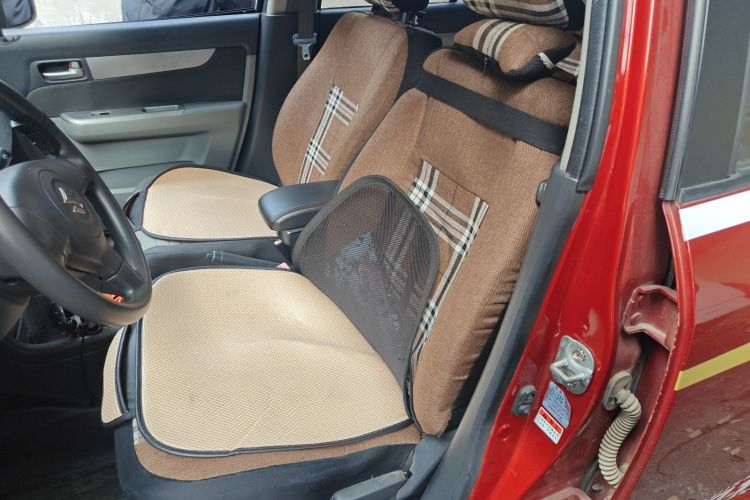 铃木 雨燕 2013款 1.3L 手动超值版局部细节19