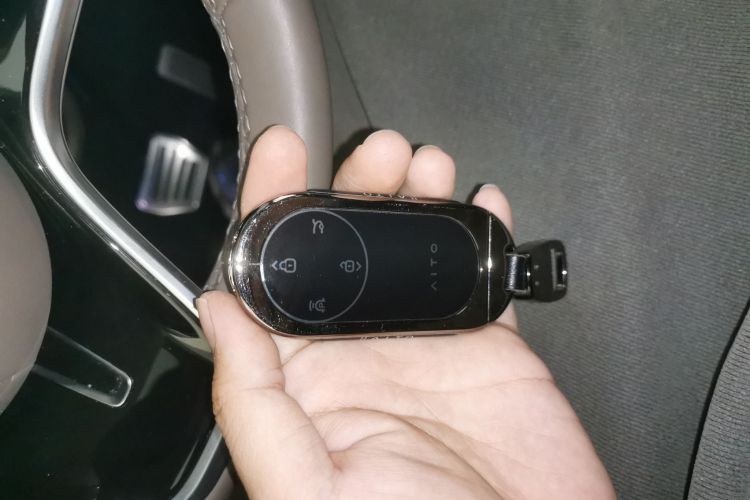 鸿蒙智行 智界R7 2025款 增程 251km Max中控内饰11