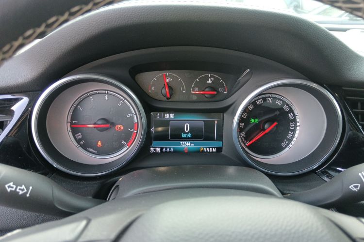 别克 君威 2017款 20T 精英型中控内饰14