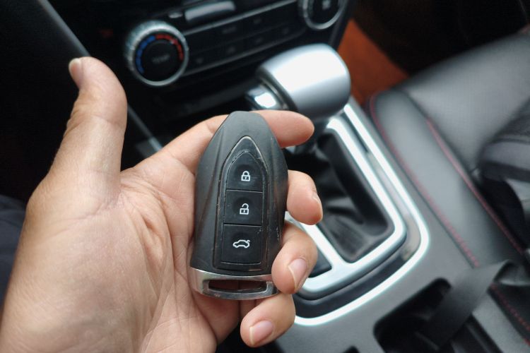 猎豹汽车 猎豹CS10 2017款 1.5T CVT精英型中控内饰11