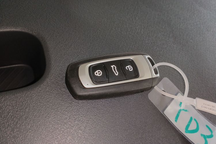 吉利银河 2025款 210km 熊猫卡丁中控内饰11