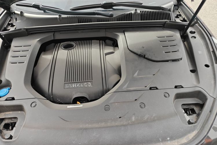 领克03 2019款 1.5TD DCT劲版 国VI机舱底盘24