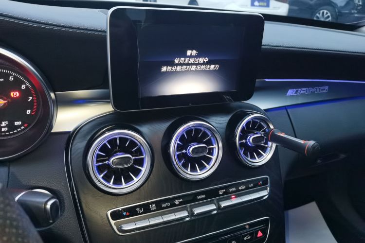 奔驰C级 2018款 C 180 L 时尚型运动版中控内饰16