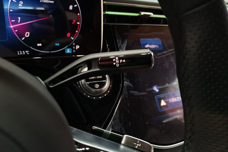 奔驰E级 2024款 E 300 L 豪华运动型中控内饰18